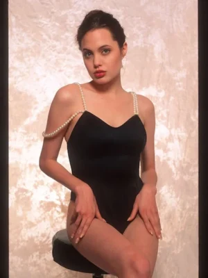 Анджелина Джоли в 16 лет